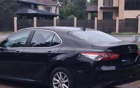 Toyota Camry, 2019 год, 2 100 000 рублей, 2 фотография