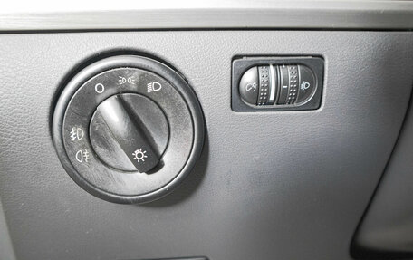 Volkswagen Touareg III, 2006 год, 969 000 рублей, 19 фотография