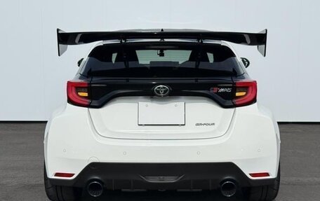 Toyota Yaris, 2022 год, 3 750 000 рублей, 8 фотография