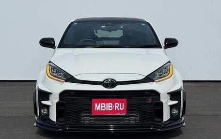 Toyota Yaris, 2022 год, 3 750 000 рублей, 2 фотография