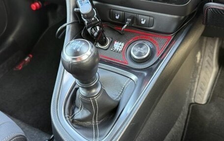 Toyota Yaris, 2022 год, 3 750 000 рублей, 21 фотография