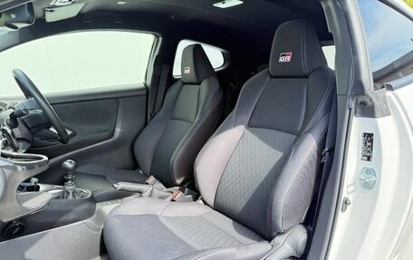 Toyota Yaris, 2022 год, 3 750 000 рублей, 19 фотография