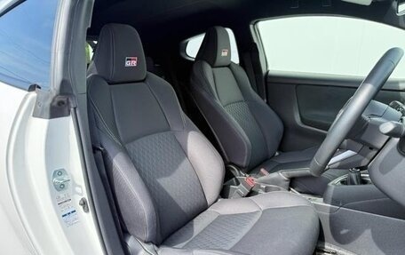 Toyota Yaris, 2022 год, 3 750 000 рублей, 16 фотография