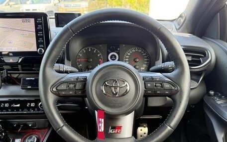 Toyota Yaris, 2022 год, 3 750 000 рублей, 15 фотография