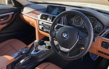 BMW 3 серия, 2019 год, 1 750 000 рублей, 16 фотография