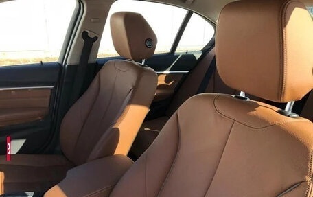 BMW 3 серия, 2019 год, 1 750 000 рублей, 13 фотография