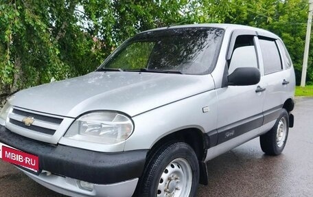 Chevrolet Niva I рестайлинг, 2004 год, 300 000 рублей, 1 фотография