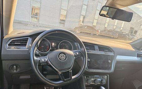 Volkswagen Tiguan II, 2020 год, 2 353 000 рублей, 5 фотография