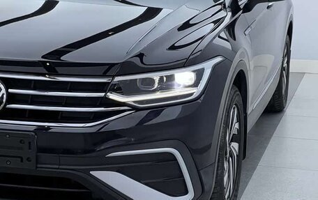 Volkswagen Tiguan II, 2022 год, 1 980 000 рублей, 5 фотография