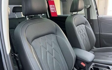 Volkswagen Tiguan II, 2022 год, 1 980 000 рублей, 14 фотография