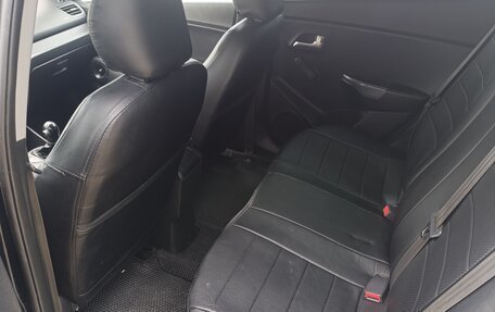 KIA Rio III рестайлинг, 2015 год, 850 000 рублей, 17 фотография