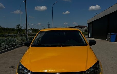 Volkswagen Polo VI (EU Market), 2017 год, 490 000 рублей, 2 фотография