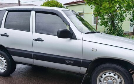 Chevrolet Niva I рестайлинг, 2004 год, 300 000 рублей, 3 фотография