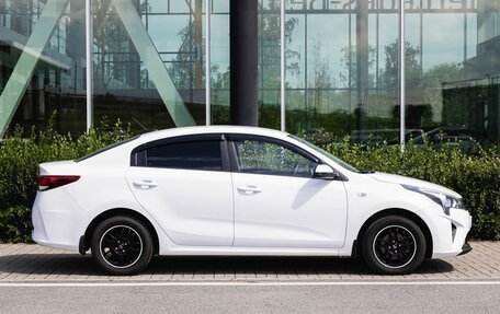 KIA Rio IV, 2021 год, 1 599 000 рублей, 8 фотография