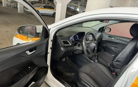 Hyundai Solaris II рестайлинг, 2021 год, 866 800 рублей, 7 фотография