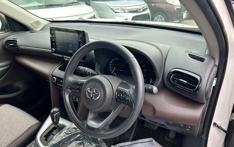 Toyota Yaris Cross, 2022 год, 1 695 002 рублей, 7 фотография