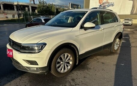 Volkswagen Tiguan II, 2017 год, 2 100 000 рублей, 1 фотография