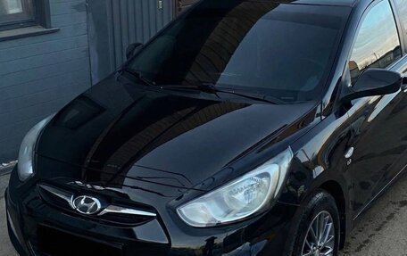 Hyundai Solaris II рестайлинг, 2013 год, 600 000 рублей, 1 фотография