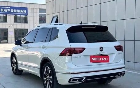 Volkswagen Tiguan II, 2022 год, 1 945 500 рублей, 6 фотография
