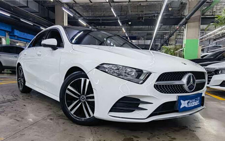 Mercedes-Benz A-Класс, 2021 год, 1 840 000 рублей, 3 фотография