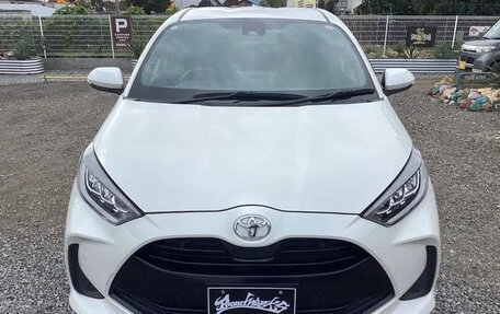 Toyota Yaris, 2024 год, 896 002 рублей, 2 фотография