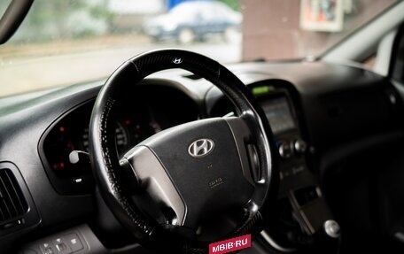 Hyundai H-1 II рестайлинг, 2008 год, 1 300 000 рублей, 11 фотография