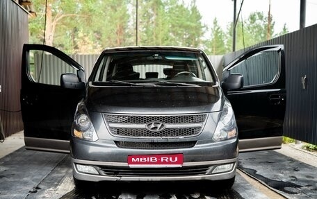 Hyundai H-1 II рестайлинг, 2008 год, 1 300 000 рублей, 21 фотография