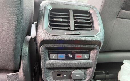 Volkswagen Tiguan II, 2019 год, 2 580 000 рублей, 11 фотография