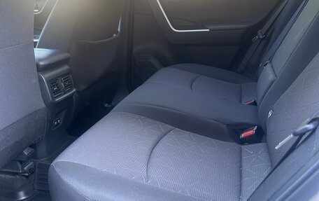 Toyota RAV4, 2019 год, 3 150 000 рублей, 11 фотография