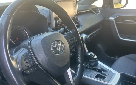Toyota RAV4, 2019 год, 3 150 000 рублей, 8 фотография