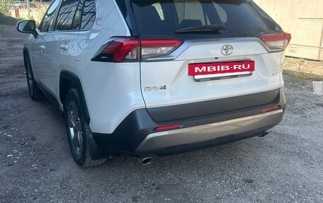 Toyota RAV4, 2019 год, 3 150 000 рублей, 4 фотография