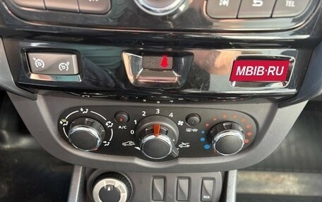 Renault Duster I рестайлинг, 2017 год, 1 300 000 рублей, 17 фотография