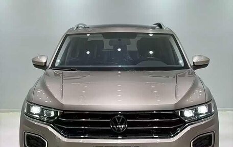 Volkswagen T-Roc I, 2022 год, 1 340 000 рублей, 2 фотография