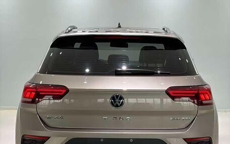 Volkswagen T-Roc I, 2022 год, 1 340 000 рублей, 5 фотография