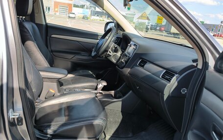 Mitsubishi Outlander III рестайлинг 3, 2012 год, 1 150 000 рублей, 11 фотография