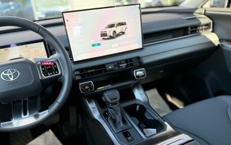 Toyota RAV4, 2026 год, 3 990 000 рублей, 25 фотография