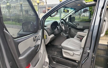 Hyundai Grand Starex Grand Starex I рестайлинг 2, 2018 год, 3 350 000 рублей, 13 фотография