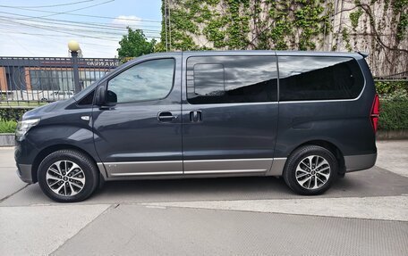 Hyundai Grand Starex Grand Starex I рестайлинг 2, 2018 год, 3 350 000 рублей, 7 фотография
