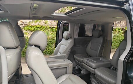 Hyundai Grand Starex Grand Starex I рестайлинг 2, 2018 год, 3 350 000 рублей, 12 фотография