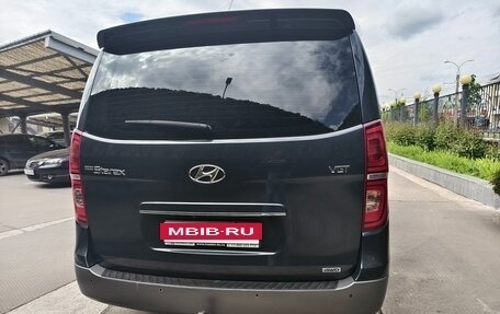 Hyundai Grand Starex Grand Starex I рестайлинг 2, 2018 год, 3 350 000 рублей, 8 фотография