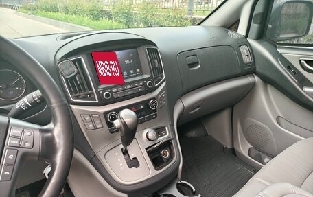 Hyundai Grand Starex Grand Starex I рестайлинг 2, 2018 год, 3 350 000 рублей, 17 фотография