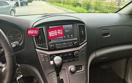 Hyundai Grand Starex Grand Starex I рестайлинг 2, 2018 год, 3 350 000 рублей, 16 фотография