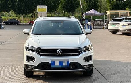 Volkswagen T-Roc I, 2022 год, 1 360 000 рублей, 2 фотография