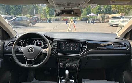Volkswagen T-Roc I, 2022 год, 1 360 000 рублей, 11 фотография