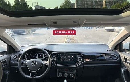 Volkswagen T-Roc I, 2022 год, 1 360 000 рублей, 12 фотография
