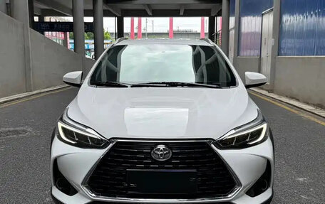 Toyota Yaris XP150 рестайлинг, 2023 год, 1 050 500 рублей, 2 фотография