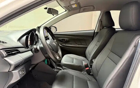 Toyota Yaris XP150 рестайлинг, 2023 год, 1 050 500 рублей, 11 фотография