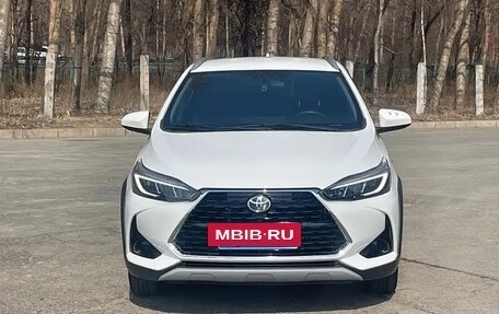 Toyota Yaris, 2022 год, 1 195 000 рублей, 2 фотография