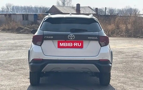 Toyota Yaris, 2022 год, 1 195 000 рублей, 5 фотография