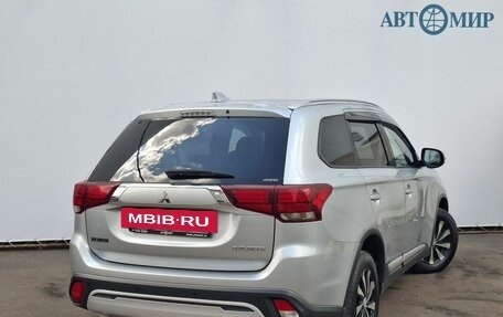 Mitsubishi Outlander III рестайлинг 3, 2019 год, 1 900 000 рублей, 5 фотография